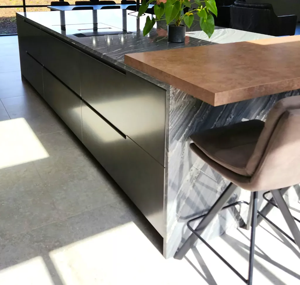 black marble modern kitchen